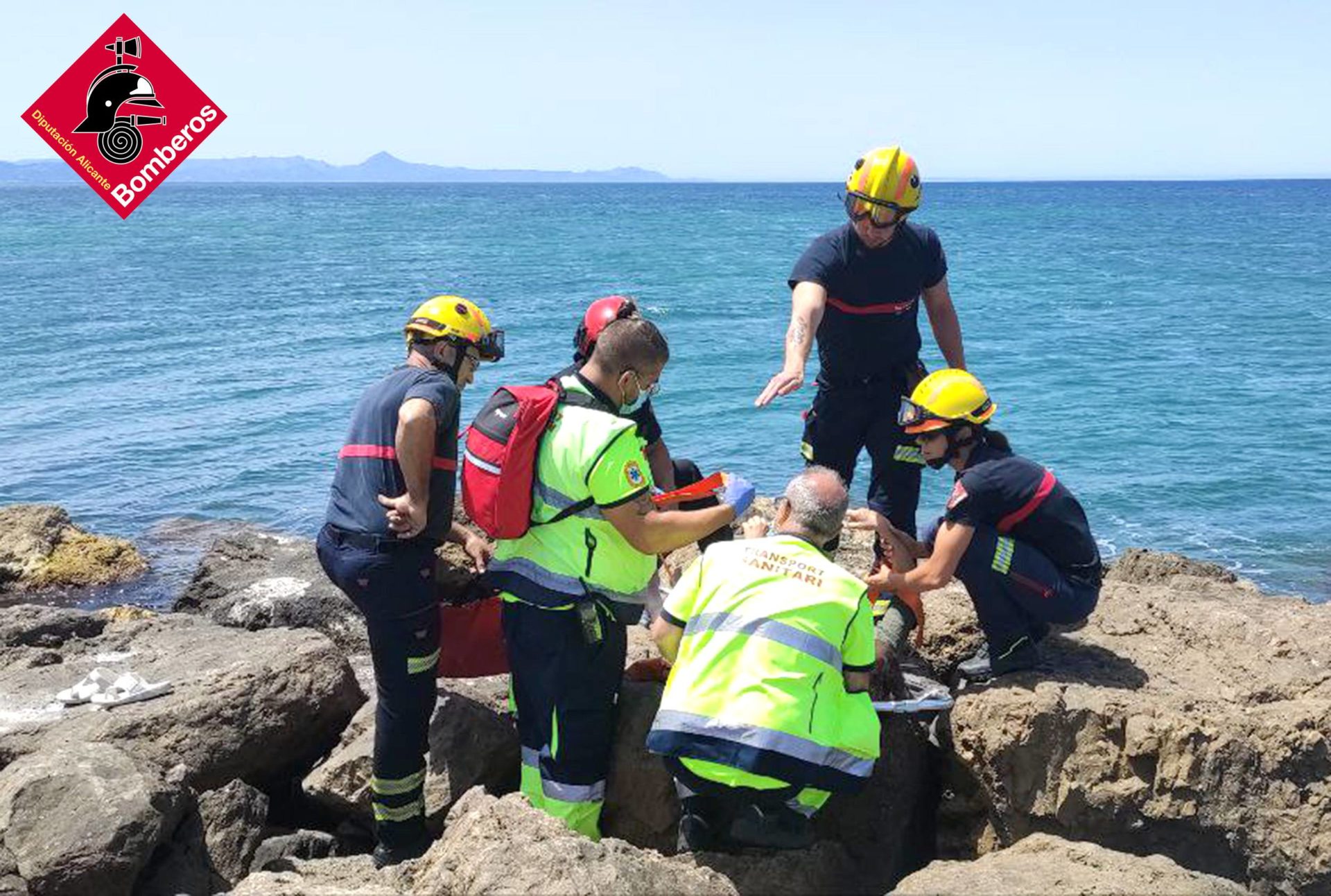 rescate a una mujer varada en las playas de Dénia