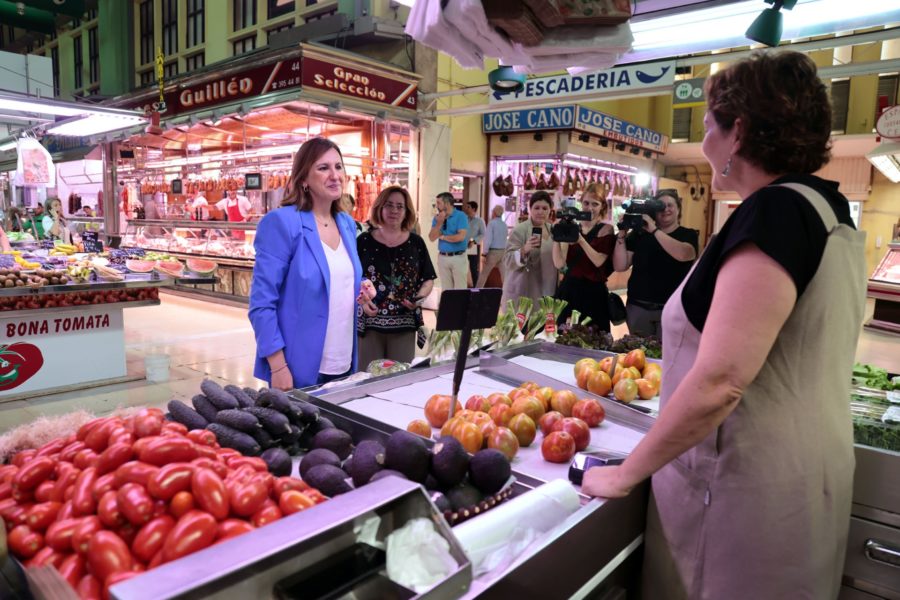 Alcaldesa de València visita el Mercado de Ruzafa este jueves/ PP