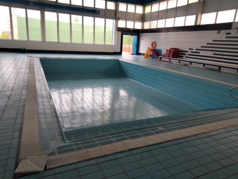 Trabajos de mantenimiento de la piscina cubierta/ AjAlzira